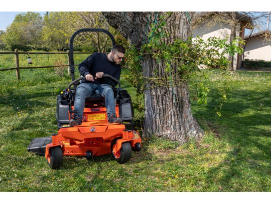 Kubota Zero-turnmaaier Kubota Z2-481